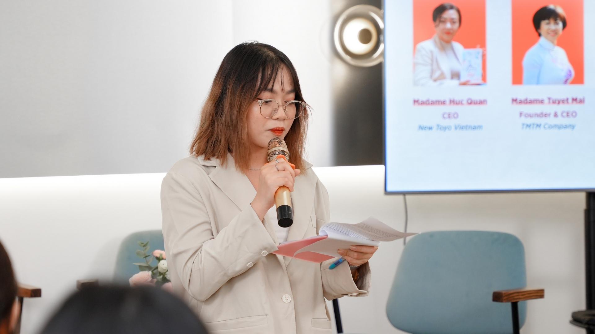 Bạn Nguyễn Trang Quỳnh Nhi – Sinh viên WSU đã mở đầu buổi CEO Talk bằng việc dẫn dắt về thực trạng đầy biến động của nền kinh tế thế giới nói chung và Việt Nam nói riêng