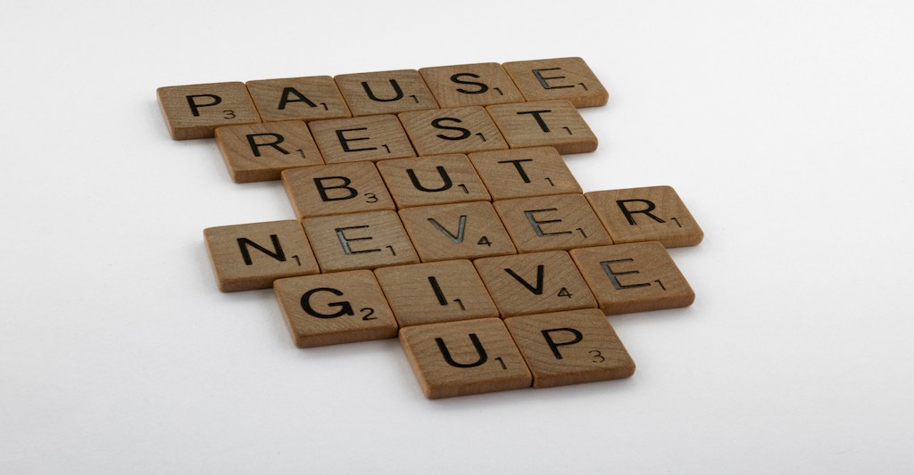 5 sai lầm tư duy cản trở sự bền chí và cách vượt qua từ sách The Gift of Grit