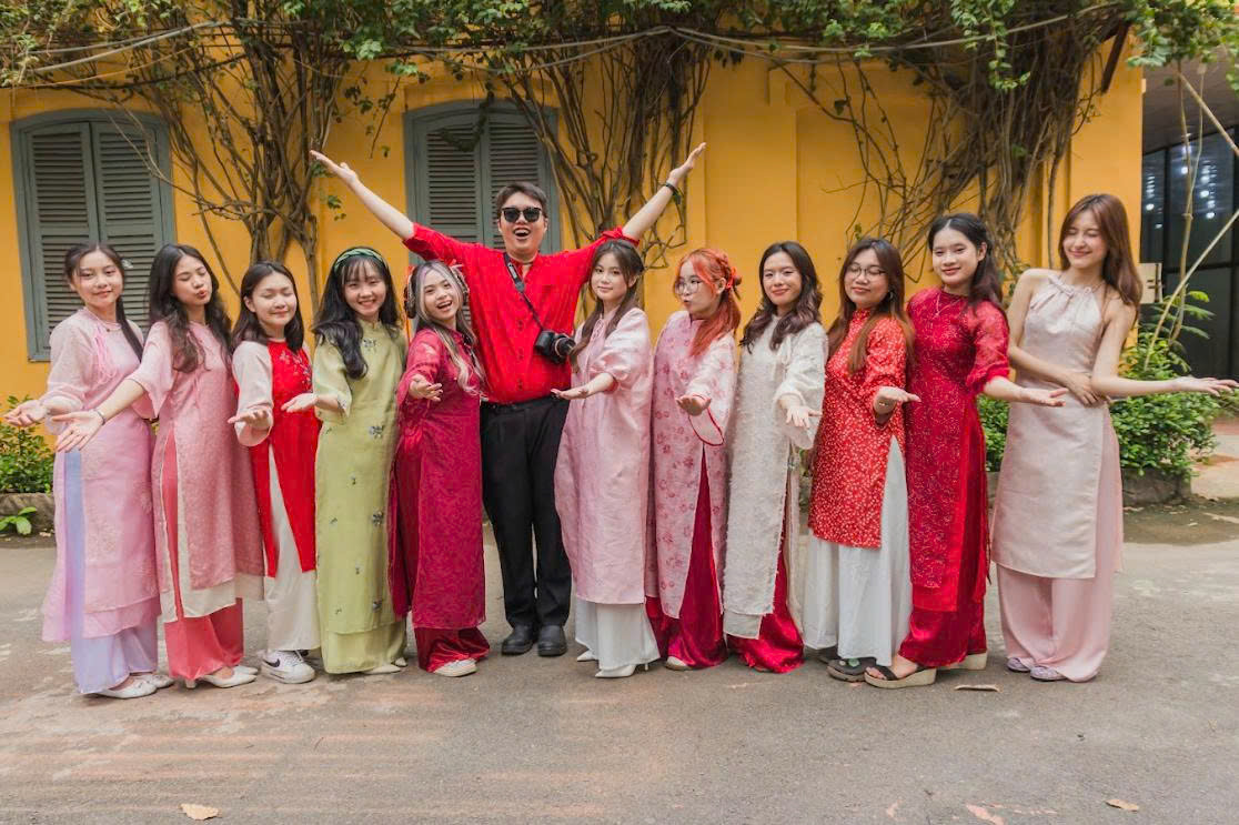 Với mong muốn lan tỏa không khí Tết đến từng thành viên trong cộng đồng, Thu Hương và các đồng đội đã cùng nhau thực hiện dự án gửi lời chúc Tết đến toàn thể Western Sydney Vietnam (năm 2025)