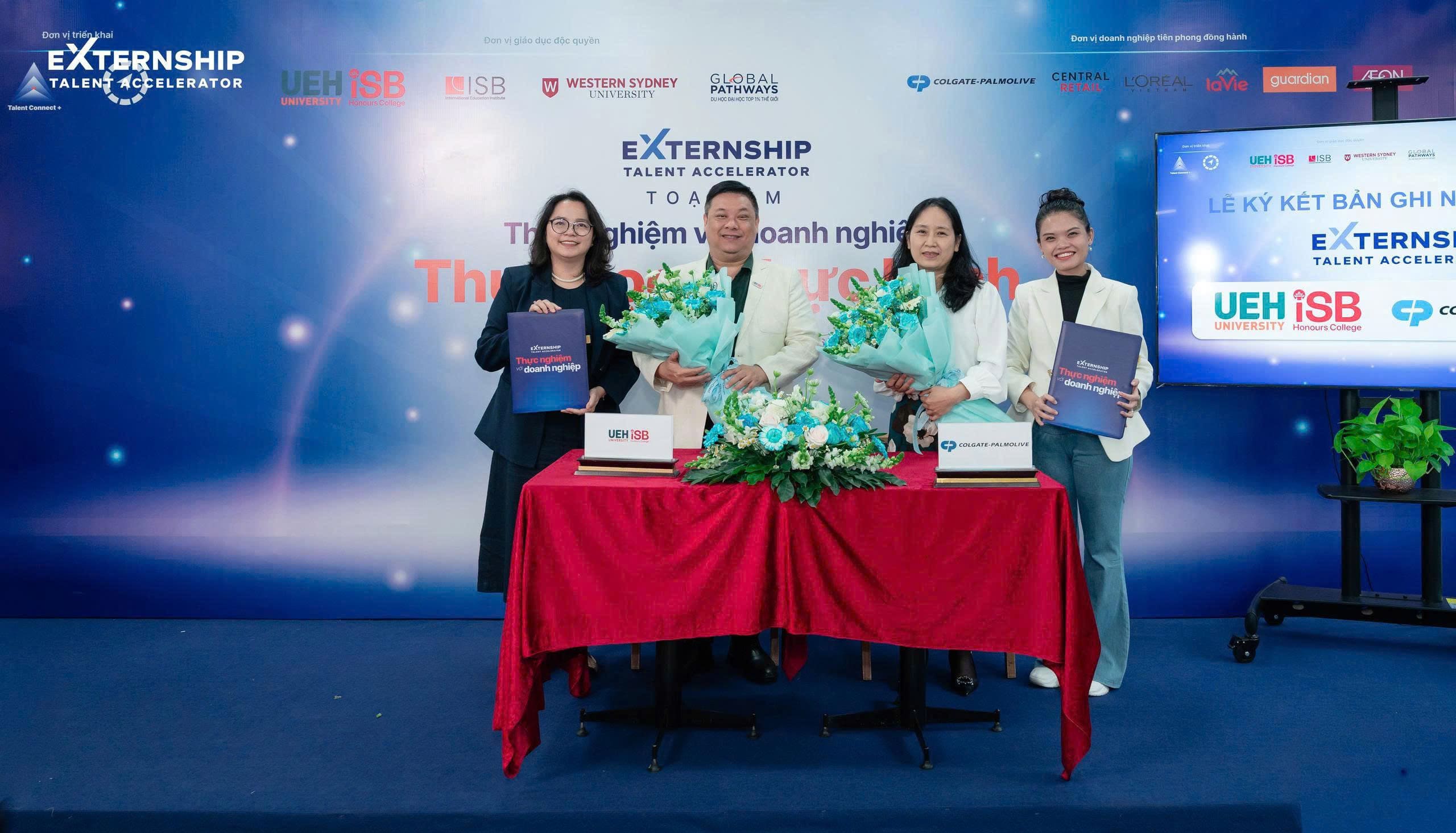 Lễ ký kết Biên bản ghi nhớ hợp tác (MOU) giữa Trường Tài năng UEH.ISB và Colgate-Palmolive Việt Nam.