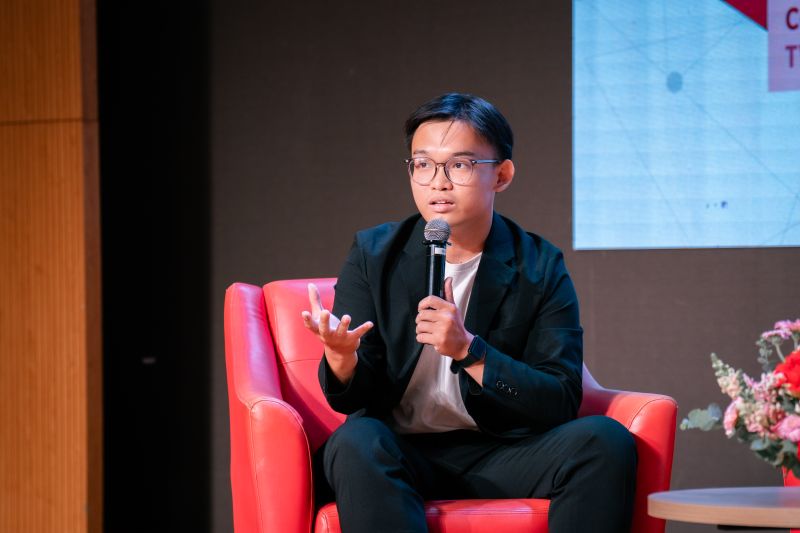 Quốc Bảo chia sẻ tại sự kiện Professional Careers Networking Event 2026